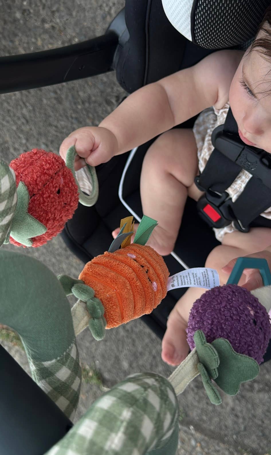 Itzy Bitzy Spiral Car Seat Activity Toy: Veggie